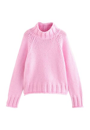 Rosa, grob gestrickter Rollkragenpullover mit langen Ärmeln sowie gerippten Bündchen und Saum, flach auf einem weißen Hintergrund ausgelegt.