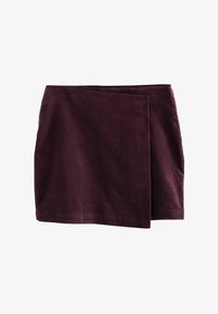 Unselected, berry red