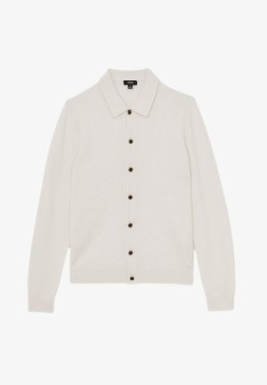 Hvid langærmet cardigan med spids krave, tekstureret diamantmønster og mørke knapper foran.