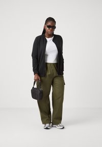 ONLY Carmakoma CARJOYCE - Bomber Jacket - black