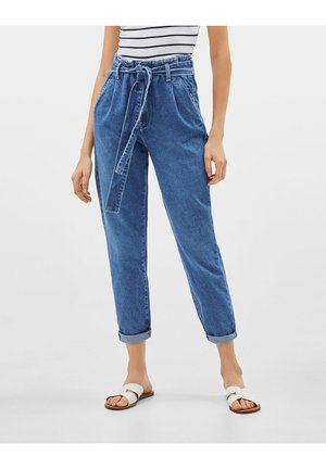 Bershka, Jeans fuselé - blue