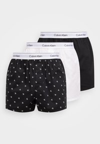 Nem kiválasztott, black/classic white