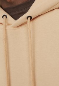 Jack & Jones JJESTAR  NOOS - Jersey con capucha - apricot ice