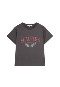 T-shirt en coton gris à manches courtes, affichant le mot "SCALPERS" en rouge au-dessus de graphiques d'ailes blanches. Encolure ronde classique, coupe décontractée.
