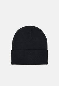 Strikket sort hue med en foldet kant, glat overflade, sømløst design og let ribbing øverst.