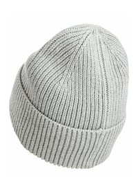 Grau gestrickte Beanie-Mütze mit geripptem Muster, runder Krone und umgeschlagenem Bündchen. Das Material wirkt weich und dick für Wärme.