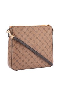 Borsa a tracolla marrone con motivo a monogramma, dotata di una zip dorata e accessori in metallo oro, texture liscia e tracolla scura removibile.
