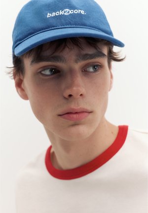 PULL&BEAR, STWD EMBROIDERED - CAP - Pet - blue