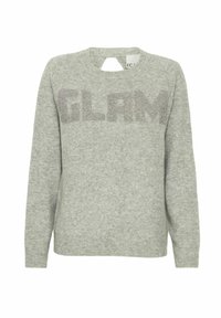 Svetlo siva pulover s okroglo ovratnikom, izrezom na hrbtu in napisom "GLAM" iz sijočih srebrnih kristalov na sprednji strani.