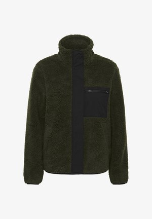 Olivově zelená fleecová bunda s vysokým límcem, která má černou kapsu na zip na hrudi a kontrastní černou látkovou panel. Měkký, texturovaný materiál.