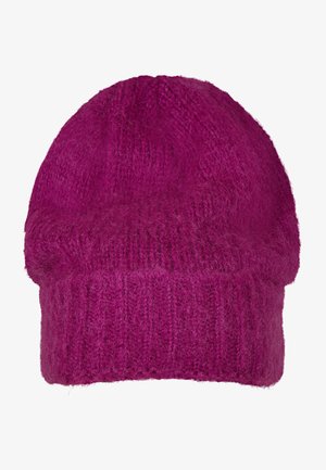 Paarse gebreide beanie muts met een zachte, pluizige textuur, een ronde bovenkant en een geribde manchette voor warmte en een mooie pasvorm.