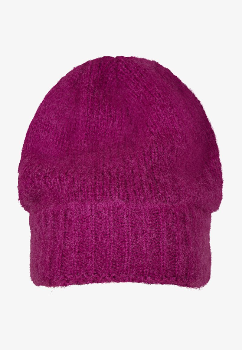 Bonnet en tricot violet avec une texture douce et floue, un sommet arrondi et un poignet côtelé pour la chaleur et un ajustement confortable.
