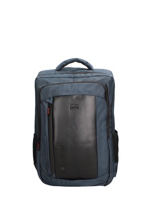 Sac à dos rectangulaire bleu foncé et noir avec poignée supérieure, compartiments zippés à l'avant et poches latérales en mesh. Marquage « Free Time » sur le panneau avant.