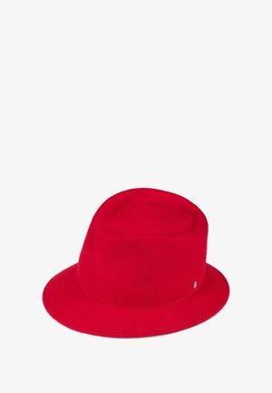 Red felt hat with a round top and a wide brim, featuring a subtle texture and a small logo accent on the side.