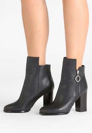 HUGO Bottines - black
