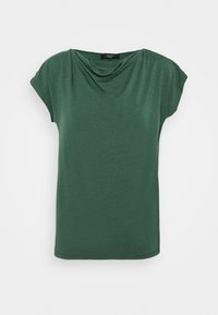 Groene T-shirt met een gedrapeerde halslijn, korte kapmouwen en een zachte textuur. Eenvoudig, onopgesmukt ontwerp met een losse pasvorm.