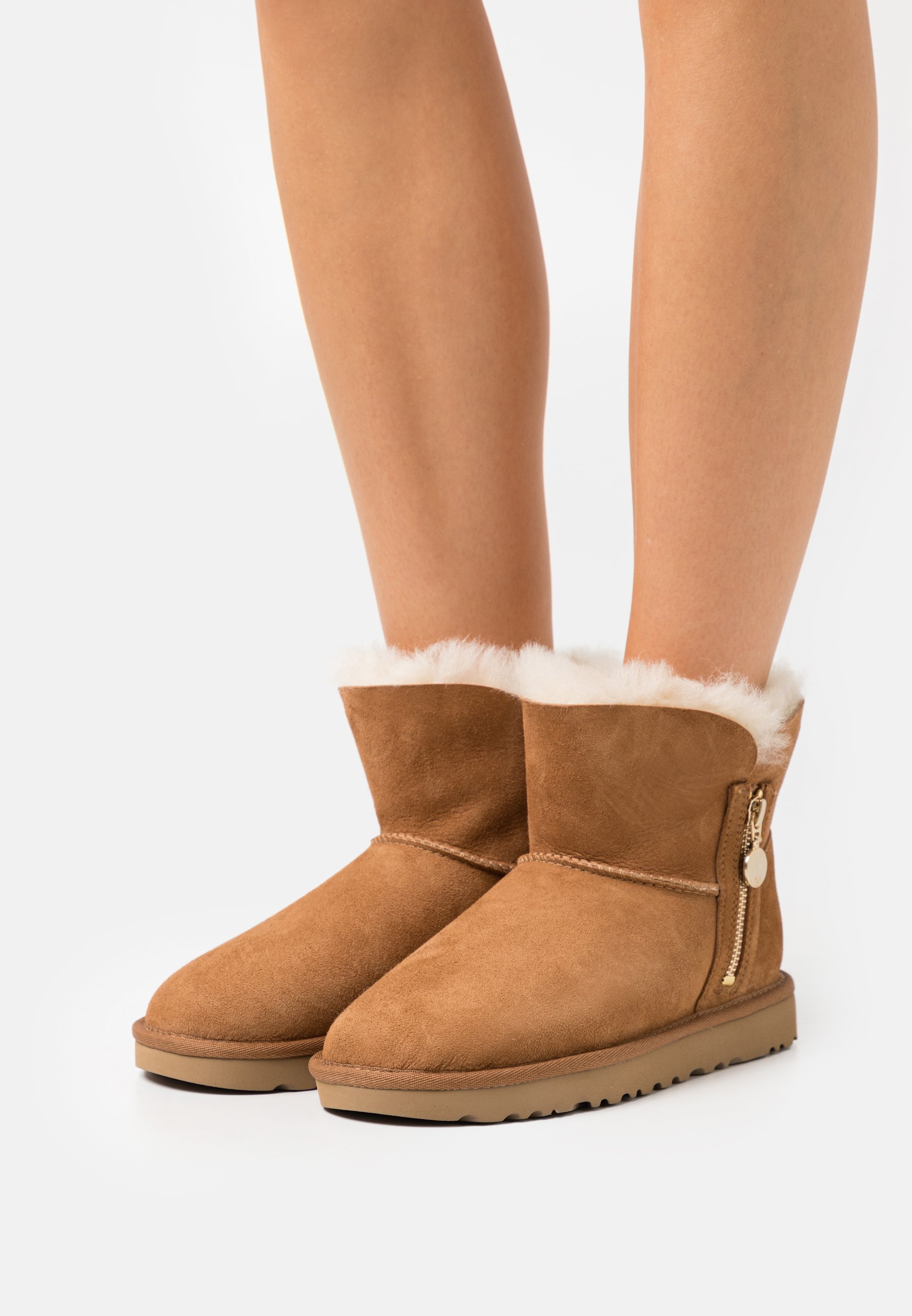UGG BAILEY ZIP - Botines - chestnut/coñac - Zalando.es