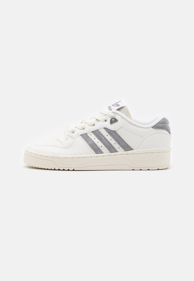 adidas Originals - RIVALRY UNISEX - Baskets basses - core white/grey three/off white, Agrandir