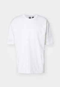 Levi's® Skateboarding SKATE GRAPHIC BOX TEE UNISEX - Basic T-shirt - white core egret