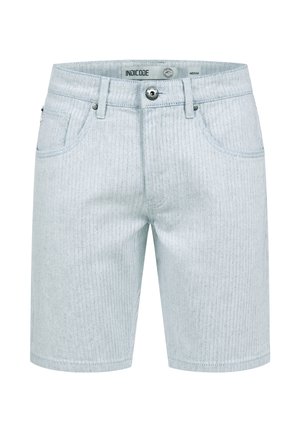Pantalones cortos de mezclilla azul claro con patrón de espiga, con bolsillos frontales, trabillas para cinturón y cierre de botón, etiquetados como talla mediana de Indicode.