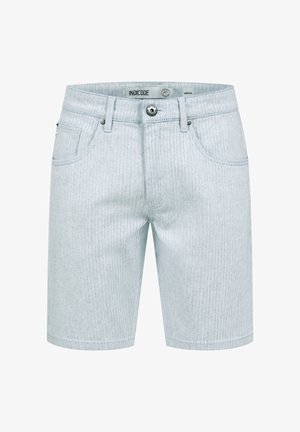 Pantalones cortos de mezclilla azul claro con patrón de espiga, con bolsillos frontales, trabillas para cinturón y cierre de botón, etiquetados como talla mediana de Indicode.