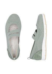 Lys grønne slip-on sko med en åndbar strikoverdel, flere udskæringer, elastiske stropper og strukturerede detaljer; hvid gummisål.