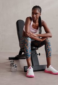 adidas Performance RAPIDMOVE  - Trainingsschuh - footwear white/pink fusion/lucid pink