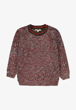 Pull en maille épaisse à manches longues aux tons mélangés rouge, marron et gris, avec un col rond côtelé foncé avec des rayures rouges.