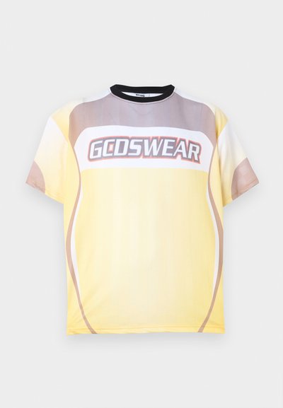 Κοντομάνικη μπλούζα με στρογγυλή λαιμόκοψη σε χρωματικούς συνδυασμούς κίτρινο, μπεζ και λευκό και με το λογότυπο «GCDSWEAR» στο στήθος.