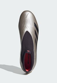 adidas Performance PREDATOR LEAGUE LACELESS FG - Scarpe da calcio per terreni duri - platinum metallic   aurora black   turbo