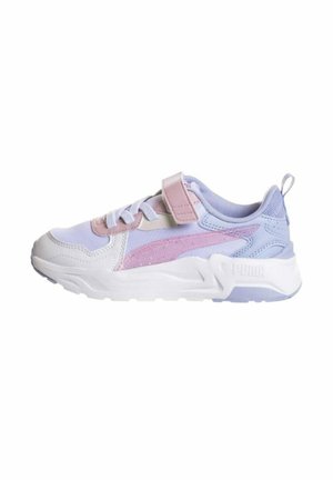 Scarpe sportive con un mix di pannelli in rete blu chiaro e rosa, suola intermedia bianca e una chiusura a strappo per la regolazione. Accenti testurizzati.