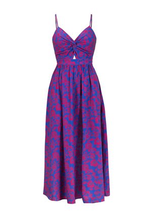 Robe maxi avec un corsage ajusté, de fines bretelles et un détail noué. Présente un tissu bleu avec un motif floral rouge. Conception de jupes fluides.