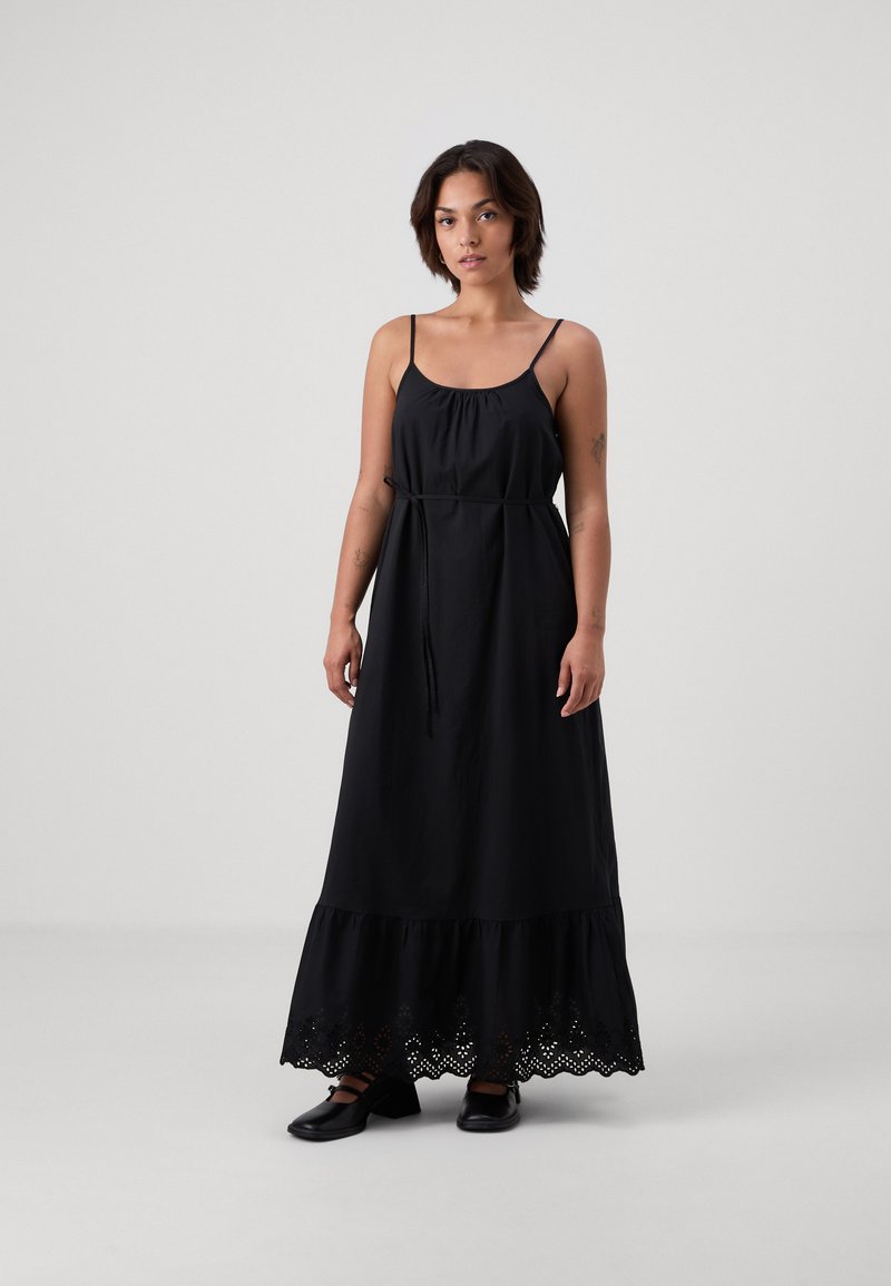 ONLY Petite - ONLLOU STRAP DRESS - Maxikjole - black, Forstørre