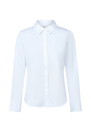 Camicia bianca a maniche lunghe con colletto puntato e taschino sul petto, presentata su uno sfondo bianco uniforme.