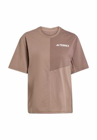 Brun kortærmet T-shirt med rund halsudskæring, der har et diagonalt teksturkontrast og "TERREX" logo i hvidt på brystet.