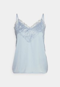 Ljust blå camisole med spetsdetaljer runt halsringningen och axelbanden, med en mjuk textur och en avslappnad passform.