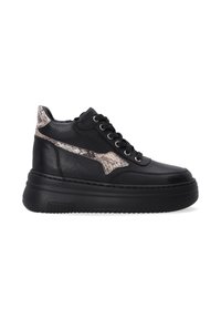 Schwarze Leder-Hochtop-Sneaker mit einem Schlangenlederakzent, strukturiertem Obermaterial, runder Zehenpartie und dicker schwarzer Sohle. Schnürdesign mit metallischen Ösen.
