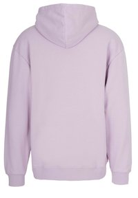 Pullover hoodies i ljus lavendelfärg med en mjuk textur, med dragsko i huvan samt ribbade ärmslut och nederkant.