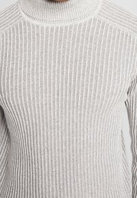 Pier One Stickad tröja - mottled light grey