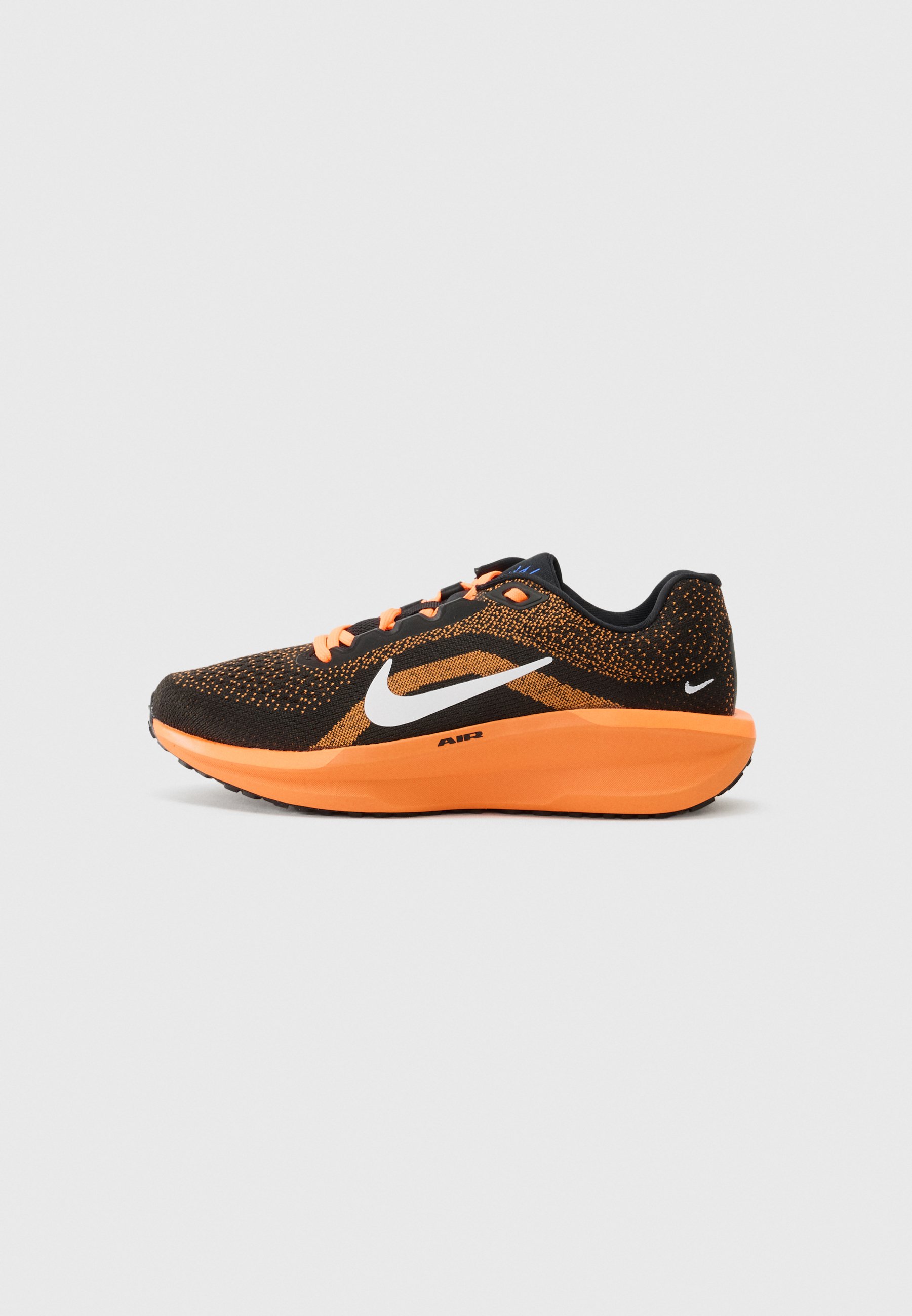 Nike Black & Orange Running Shoe with White Midsole Nike Zoom Fly 6 Review: Finally, an Alphafly Trainer  main image 4