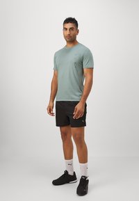 Puma TECH TRIBLEND TEE - T-skjorte til trening - green moon