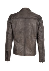 Giacca in pelle marrone con una texture liscia, polsini con zip e un colletto classico, caratterizzata da un design minimalista e dettagli cuciti.