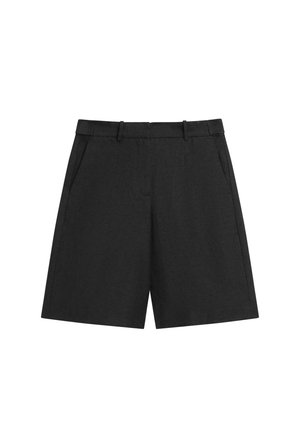 Schwarze, maßgeschneiderte Shorts in knielanger Länge mit Gürtelschlaufen und Seitentaschen, dargestellt vor weißem Hintergrund.