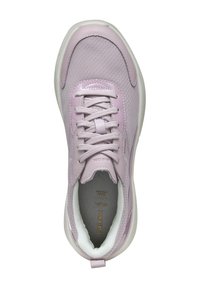 Sneaker rosa chiaro con tessuto a rete, dettagli in pelle liscia, punta rotonda e lacci piatti. Logo stampato sulla linguetta. Suola bianca morbida.