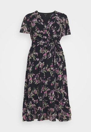 TILLIE CURVE PLEATED MAXI WRAP DRESS - Day dress - midnight blossom