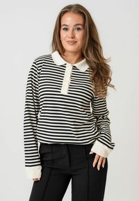 Odabrano, black stripes
