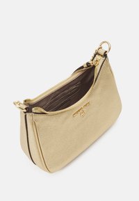 MICHAEL Michael Kors JET SET CHARM CHAIN POUCHETTE - Geantă de mână - pale gold-coloured