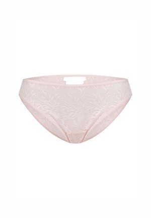 Culotte en dentelle rose clair avec des motifs floraux, présentant un design taille basse et un détail découpé à l'arrière. Matériau doux et texturé.