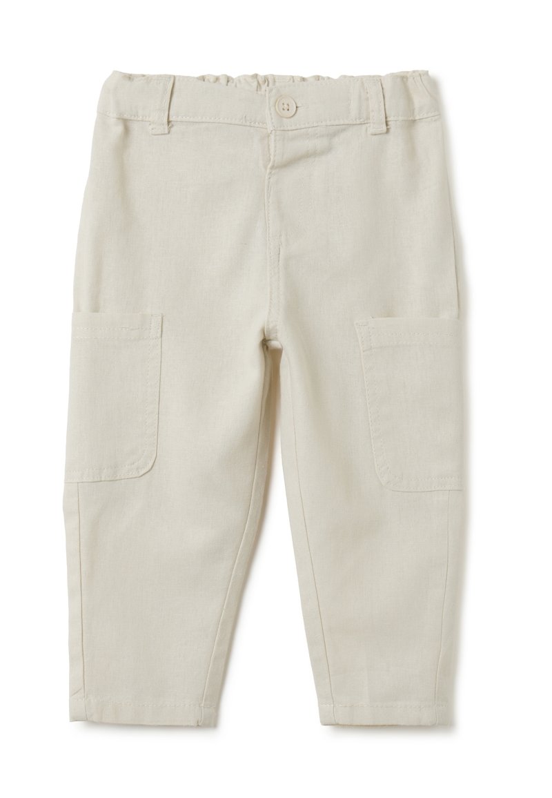 Pantaloni cargo in cotone beige con cintura elastica, dotati di due tasche laterali e chiusura a bottone frontale. Tessuto liscio, gamba dritta.