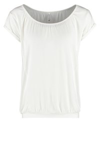 Blouse blanche à manches courtes avec large encolure ronde, yoke froncé et ourlet élastiqué pour une coupe décontractée.